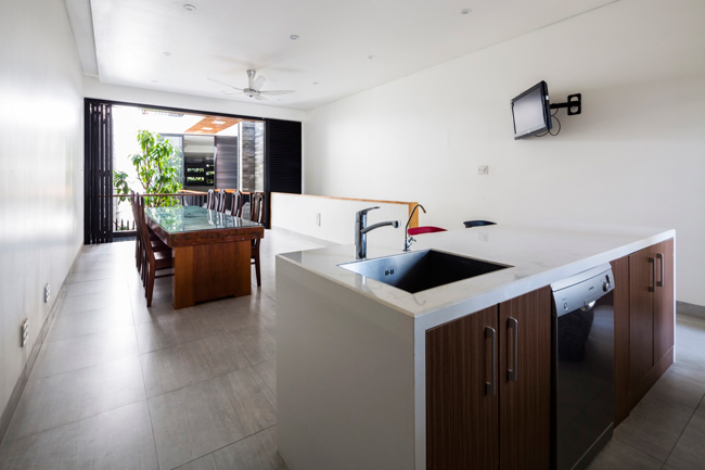 nha ong 4 tang ma dep nhu resort nho cay xanh moc khap nha hinh anh 10