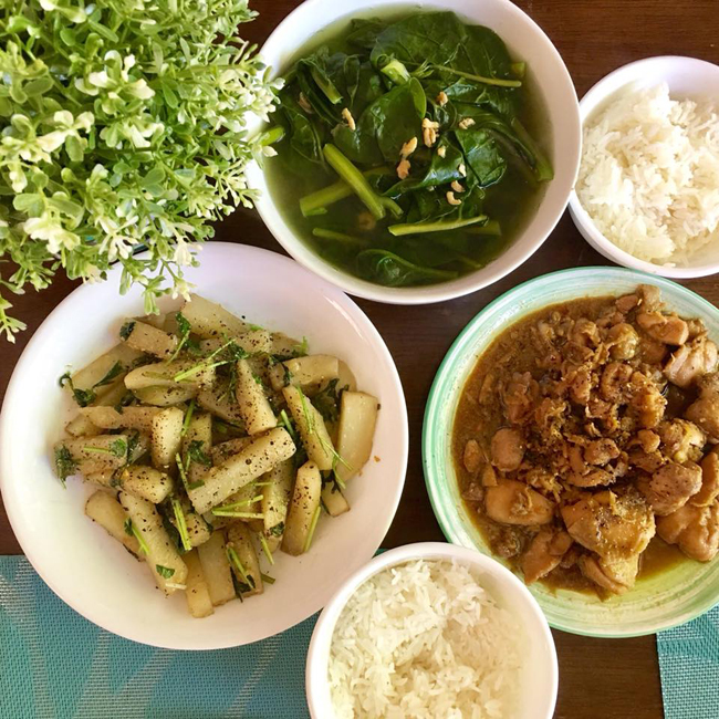 me viet xa xu khoe mam com toan mon viet ngon khong cuong noi hinh anh 29
