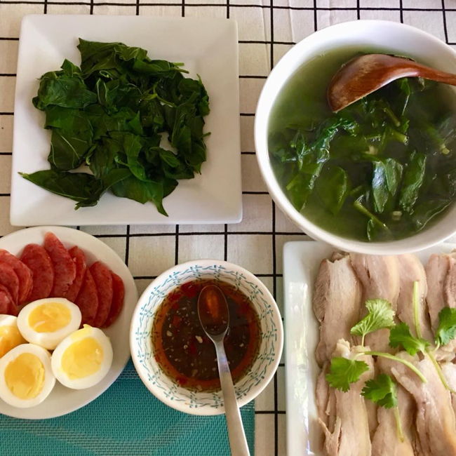 me viet xa xu khoe mam com toan mon viet ngon khong cuong noi hinh anh 4