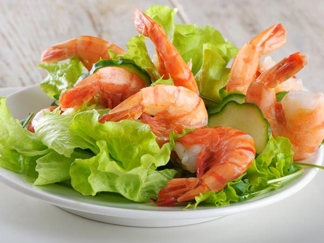 ngung an ngay 10 thuc pham nay neu khong muon giam nhiet 