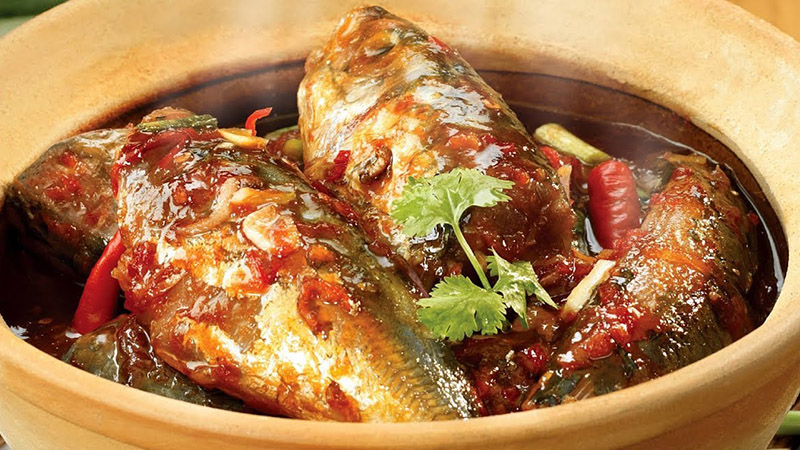 Cá kho rục xương mềm ngon mà không bị nát, thao tác cực đơn giản! - Ảnh 1. Cá kho rục xương mềm ngon mà không bị nát, thao tác cực đơn giản! - Ảnh 1.