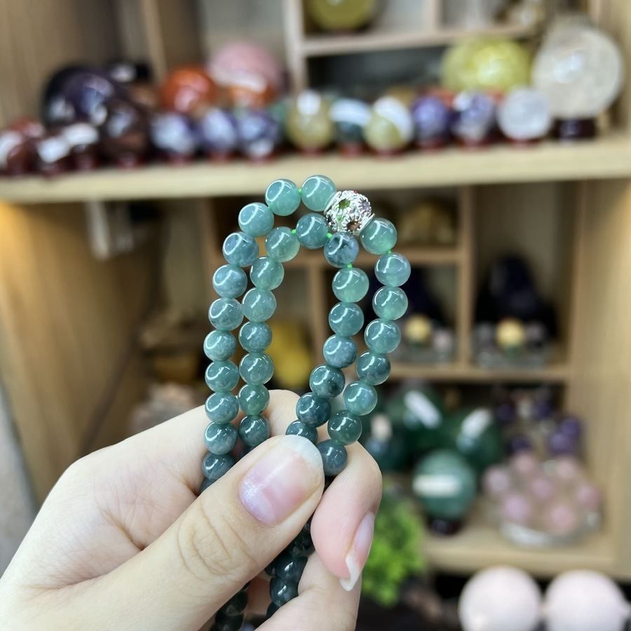 Ý nghĩa của vòng quấn tay đá Ngọc Lam