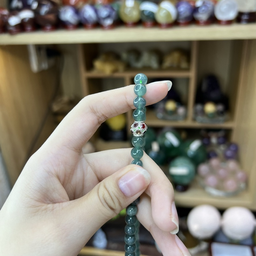 Ý nghĩa của vòng quấn tay đá Ngọc Lam