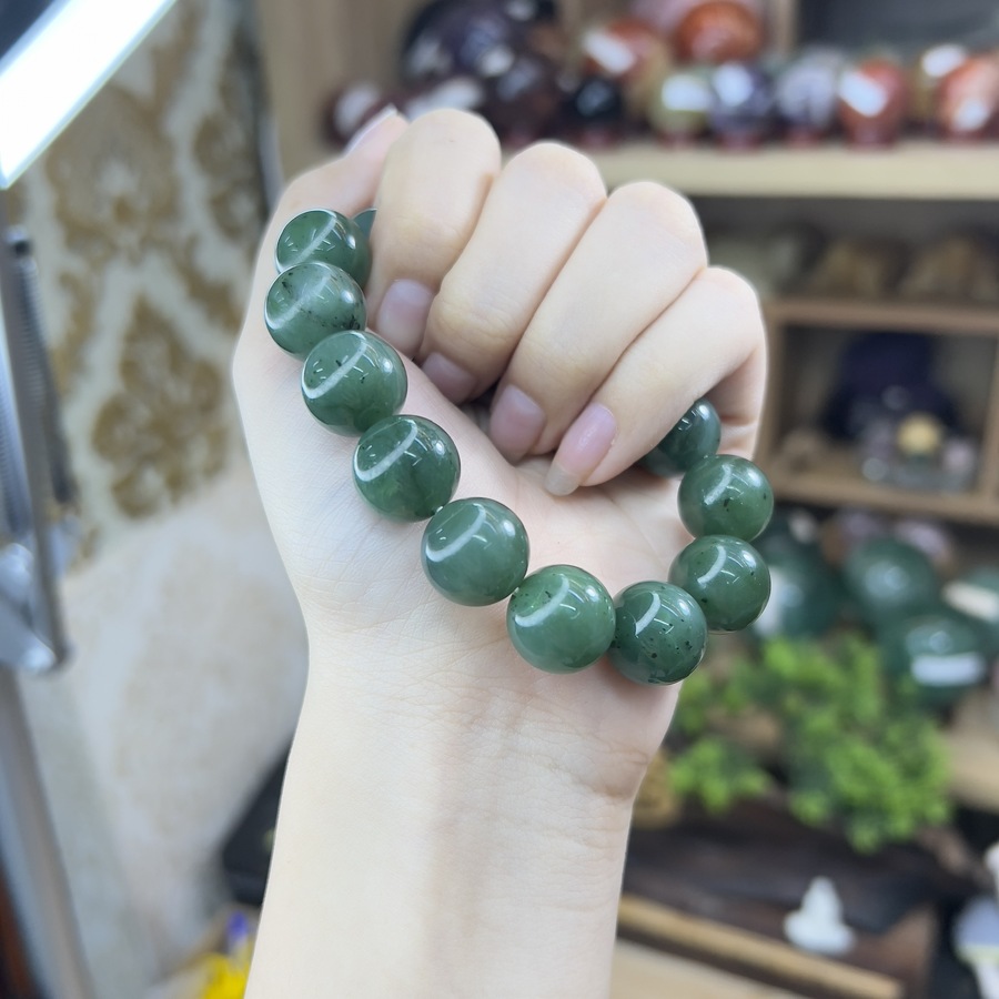 Chuỗi Đeo Tay Đá Ngọc Bích 35