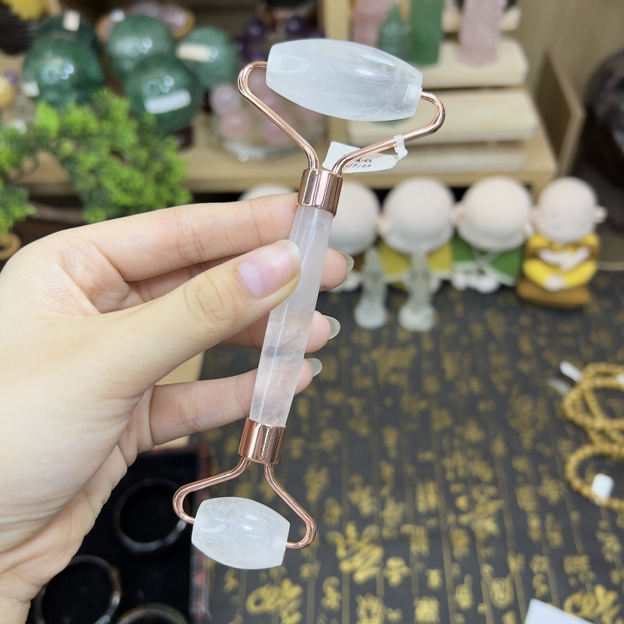 cây lăn massage mặt Thạch Anh Trắng